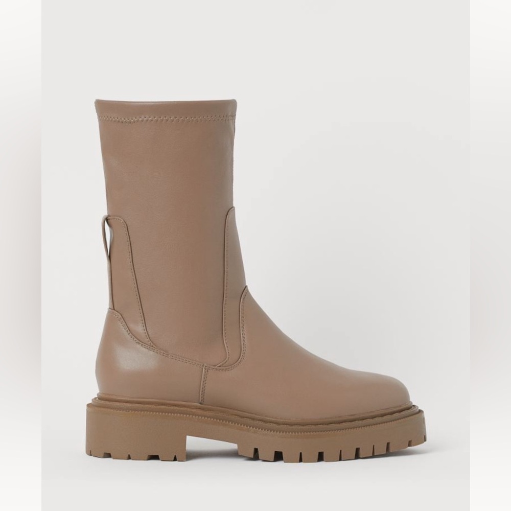 H&M tan chunky Chelsea boots